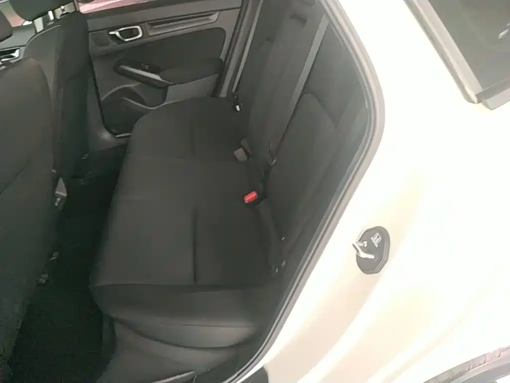 Photo 17 - Honda Civic