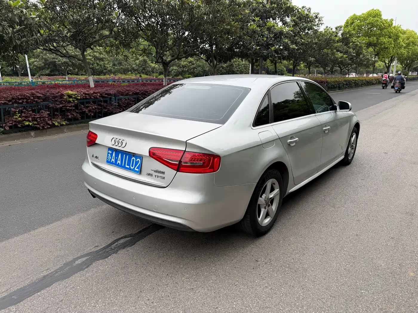 Audi A4L 2013 35 TFSI Automatic Comfort фото 6