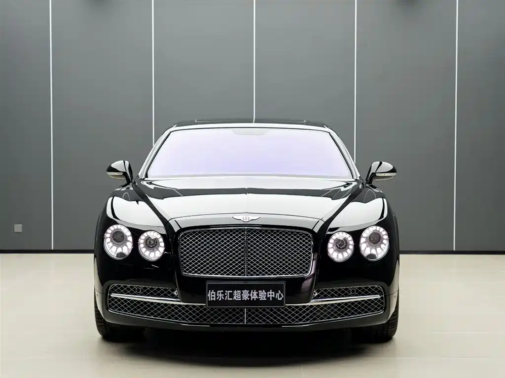 Bentley Flying Spur 2017 4.0T V8 Standard Edition фото 3