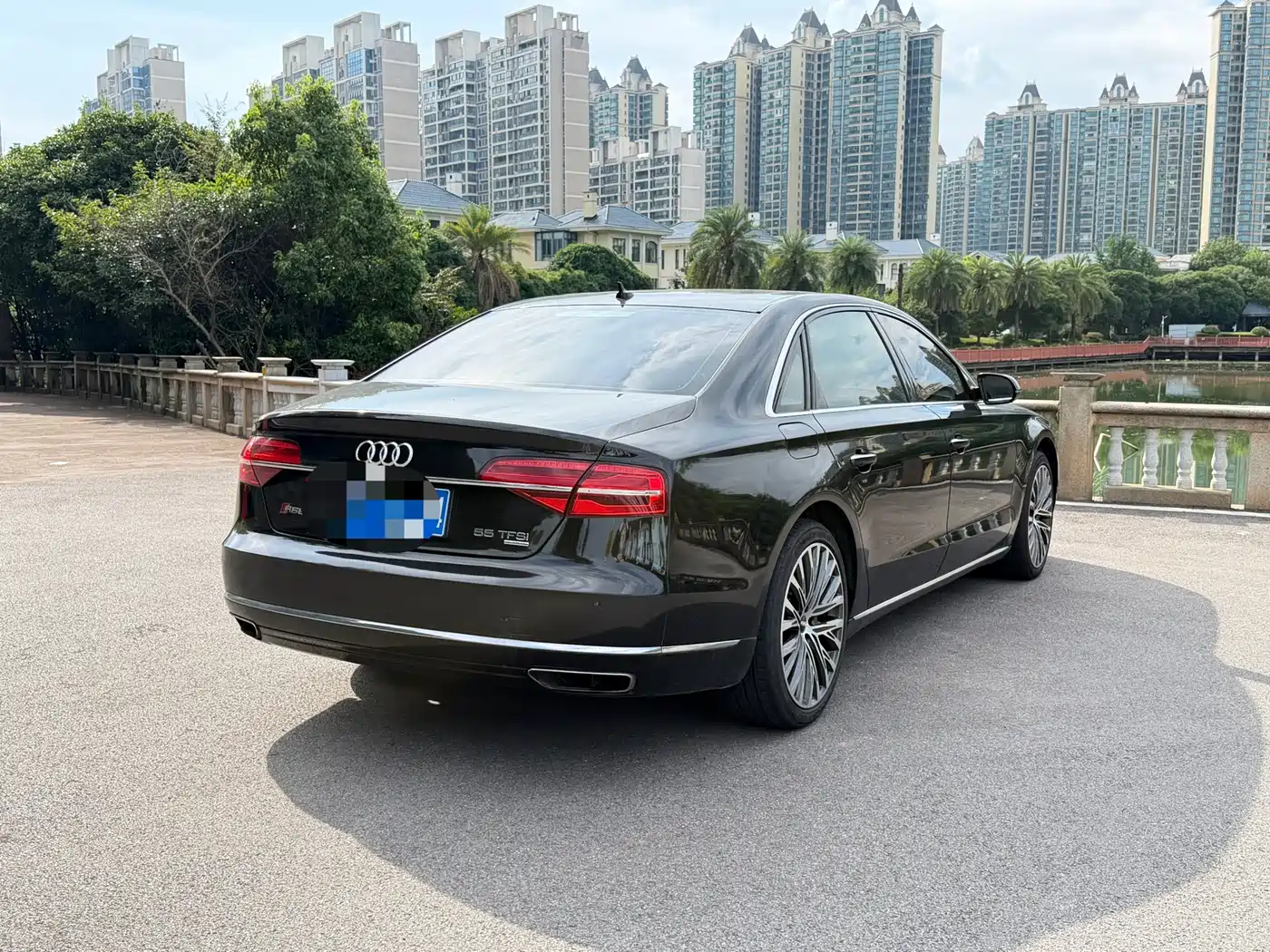 Фото 5 - Audi A8