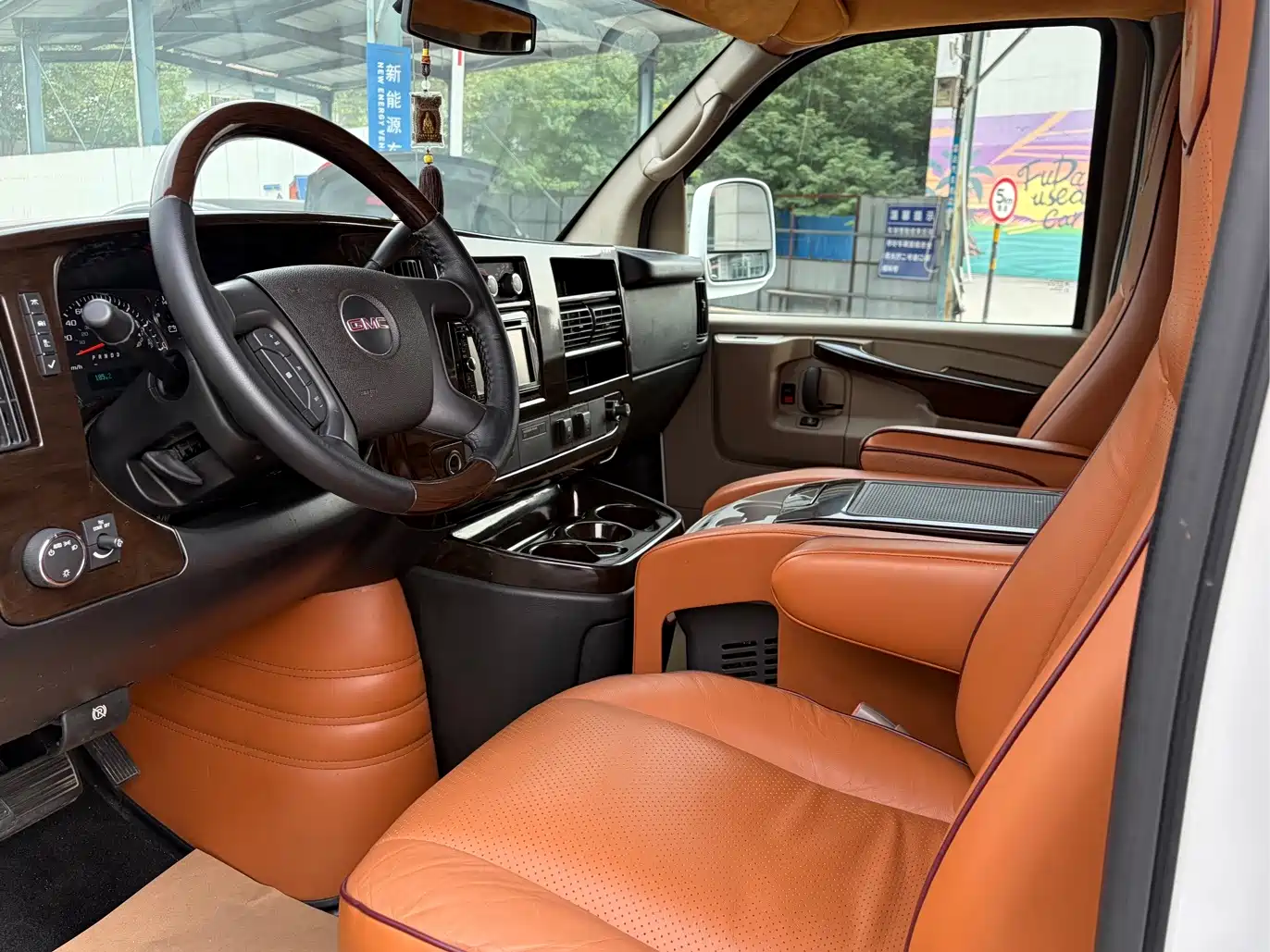 Фото 7 - GMC Savana