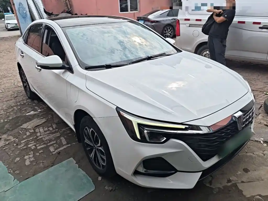 Фото 4 - Roewe i6 MAX EV