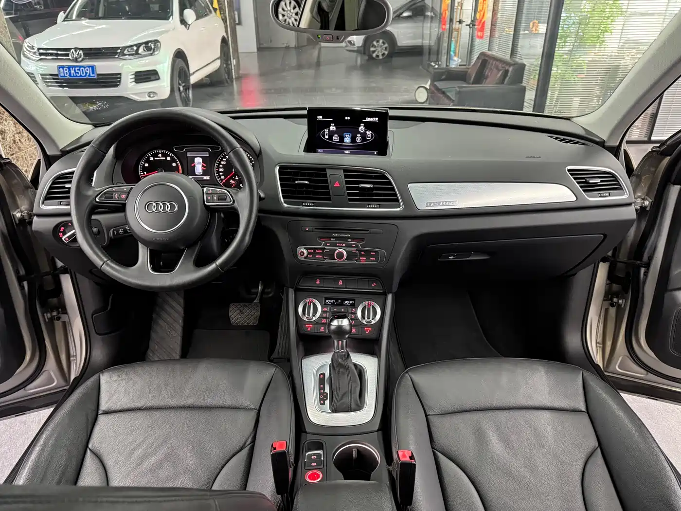 Audi Q3 (Import) 2012 35 TFSI quattro Comfort фото 13