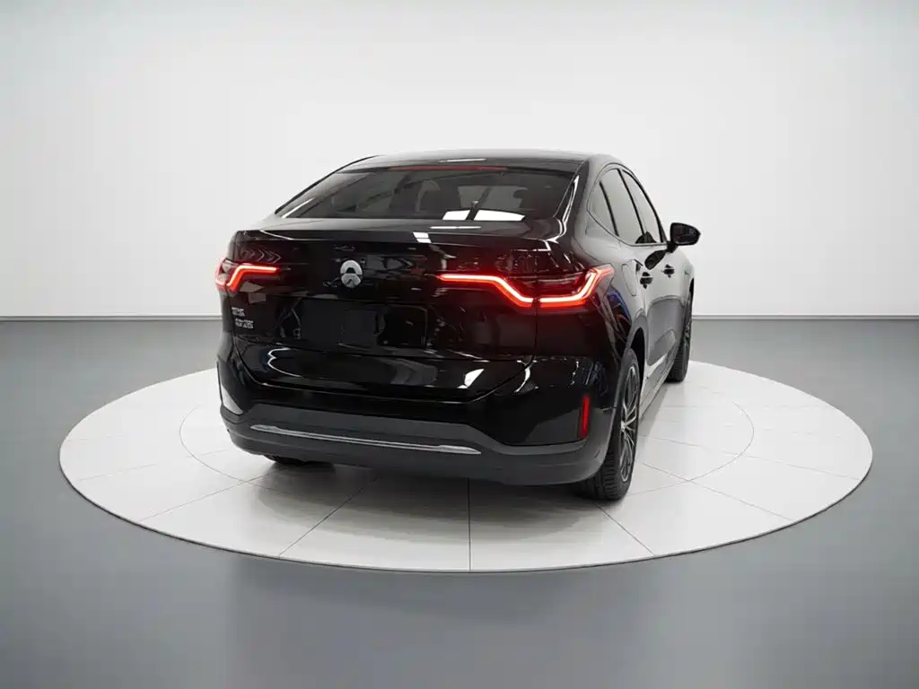 Фото 6 - NIO EC6