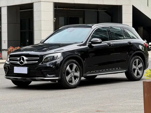 MERCEDES-BENZ GLC
