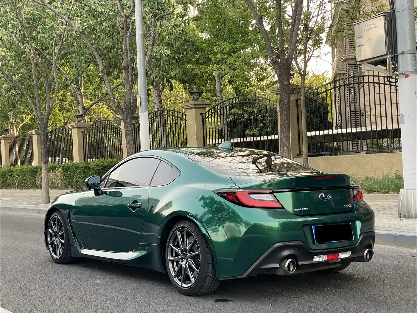 Subaru BRZ 2023 2.4L Manual 10th Anniversary Edition фото 6