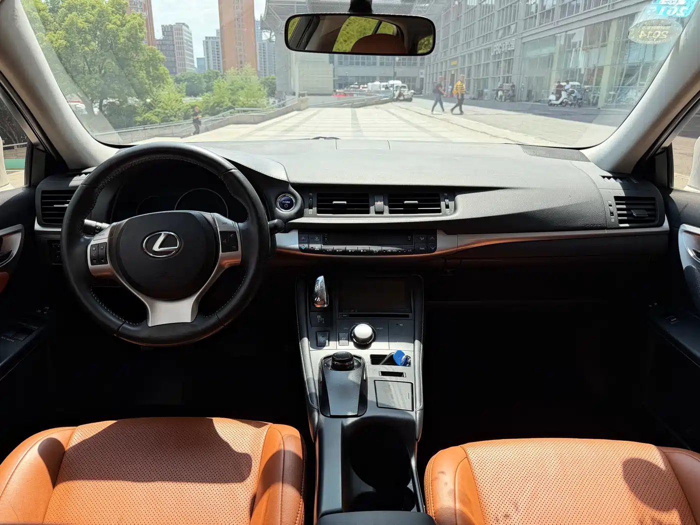 Lexus CT 2012 Model CT200h Elite Edition фото 14