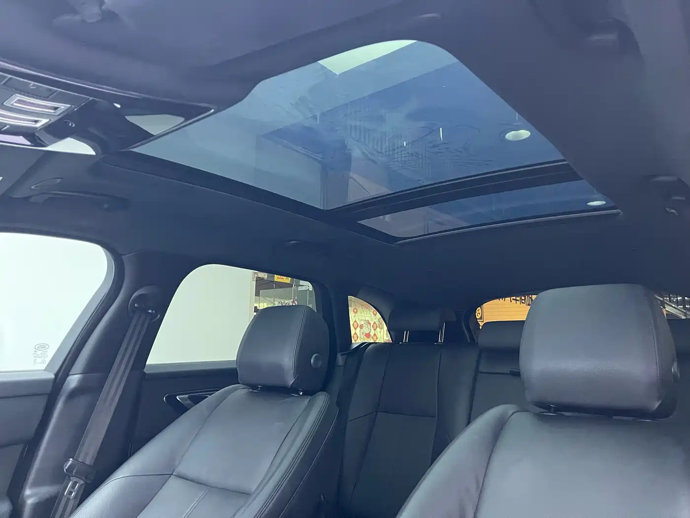 Land Rover Range Rover Velar 2024 Dynamic SE фото 12