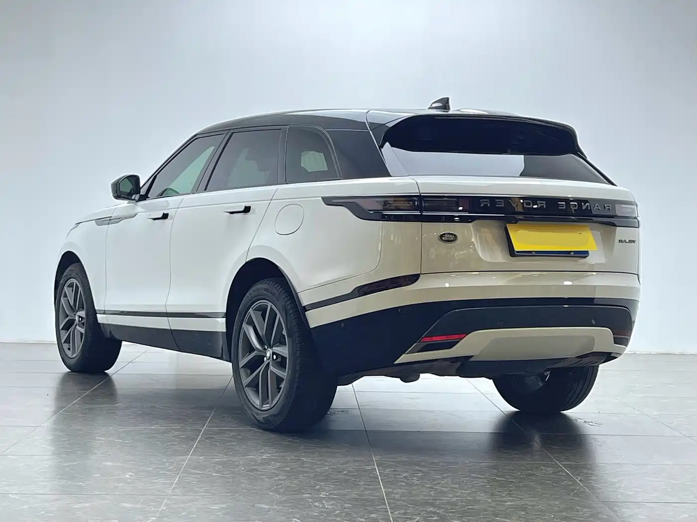 Land Rover Range Rover Velar 2024 Dynamic SE фото 19