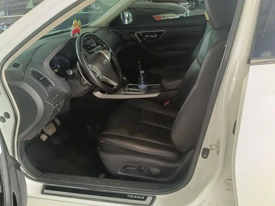 Фото 9 - Nissan Teana