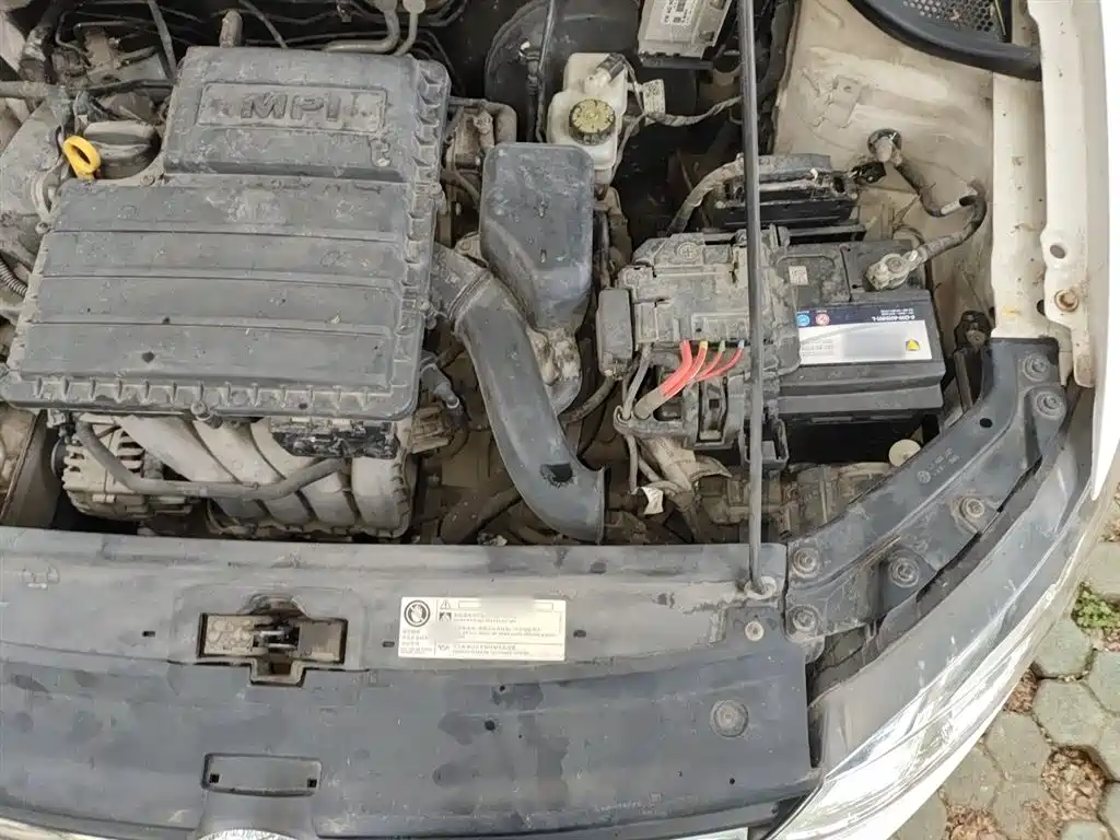 Volkswagen Polo 2014 1.6L Automatic Comfort Edition фото 22
