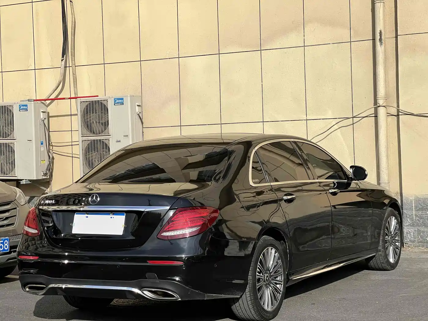 Mercedes-Benz E-Class 2019 E 300 L Luxury фото 4