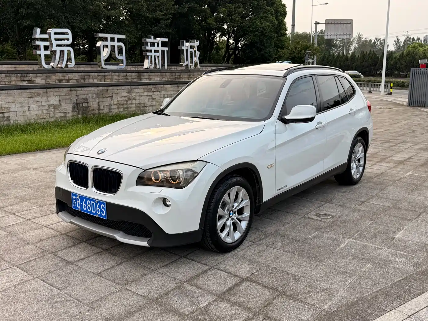 BMW X1 (Import) 2011 2010 xDrive25i