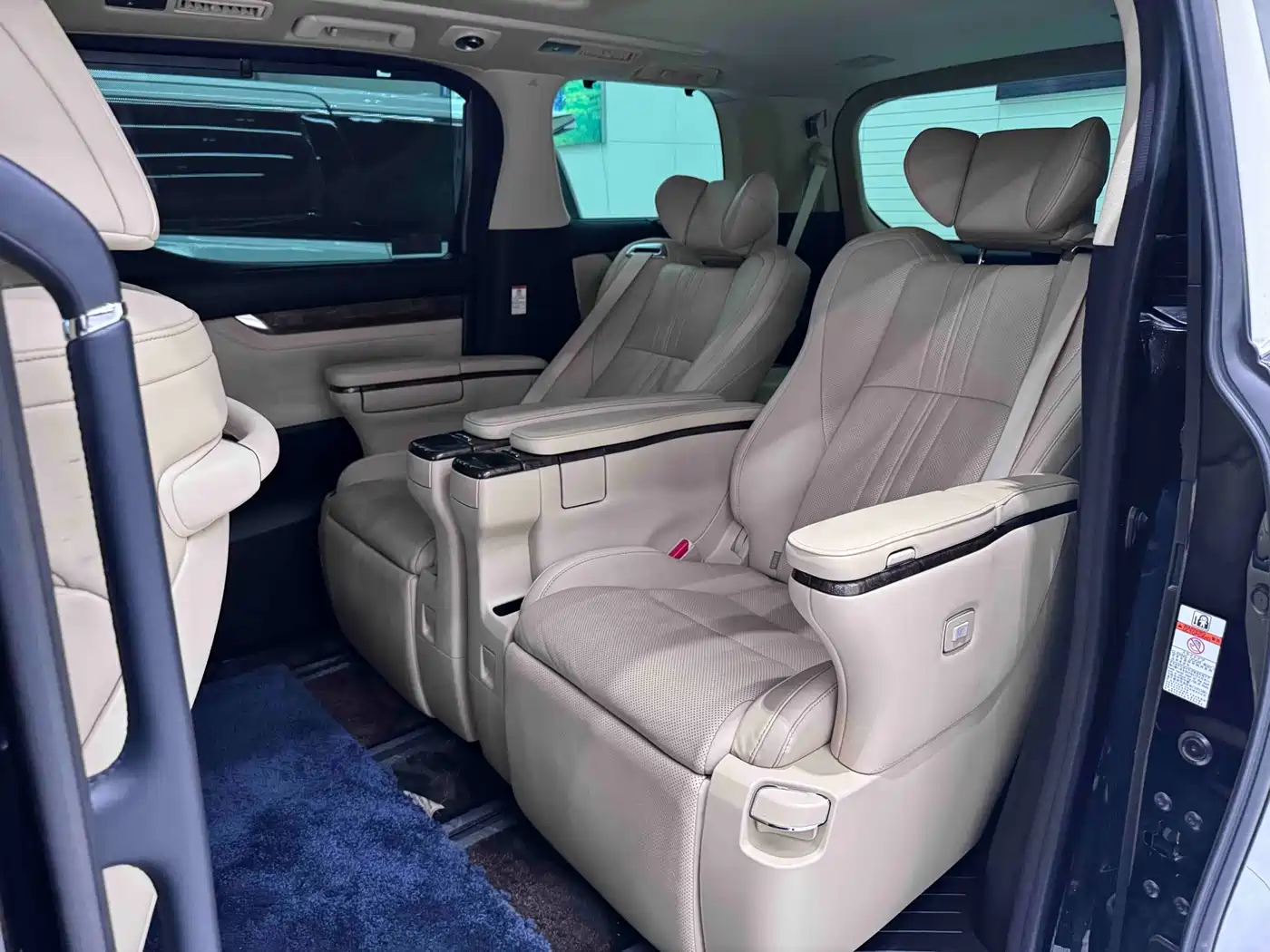 Toyota Vellfire 2021 Crown Hybrid 2.5L HV Supreme Edition фото 7