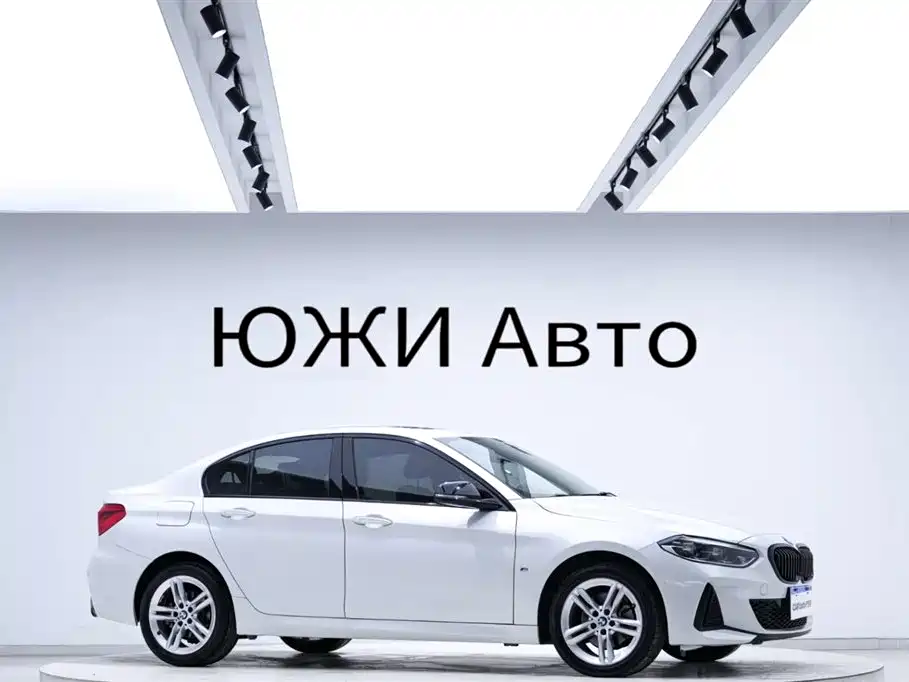 BMW 1 Series 2022 120i M Sport Shadow Edition фото 8