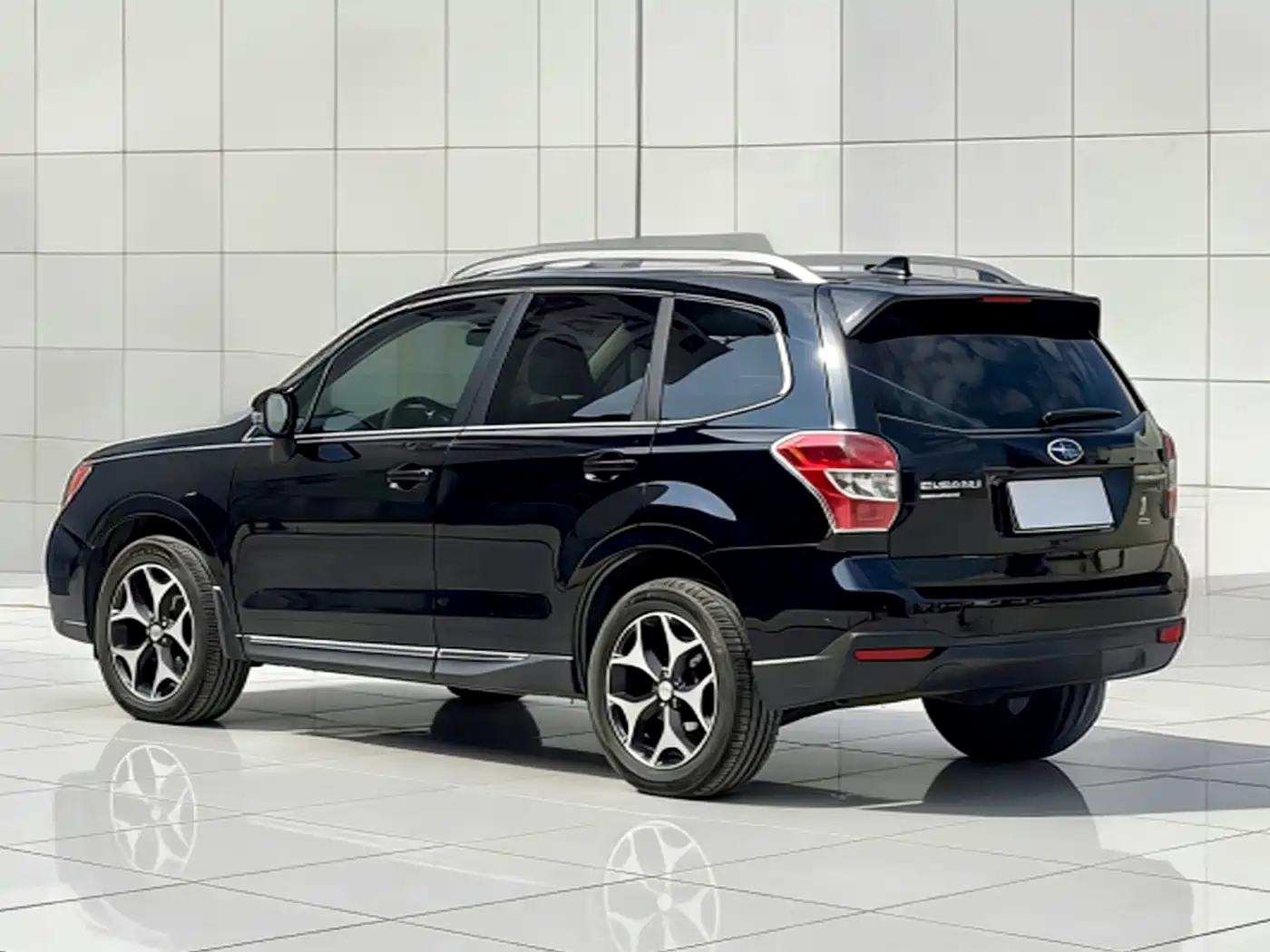 Subaru Forester 2015 2.0i Special Commemorative Edition фото 9