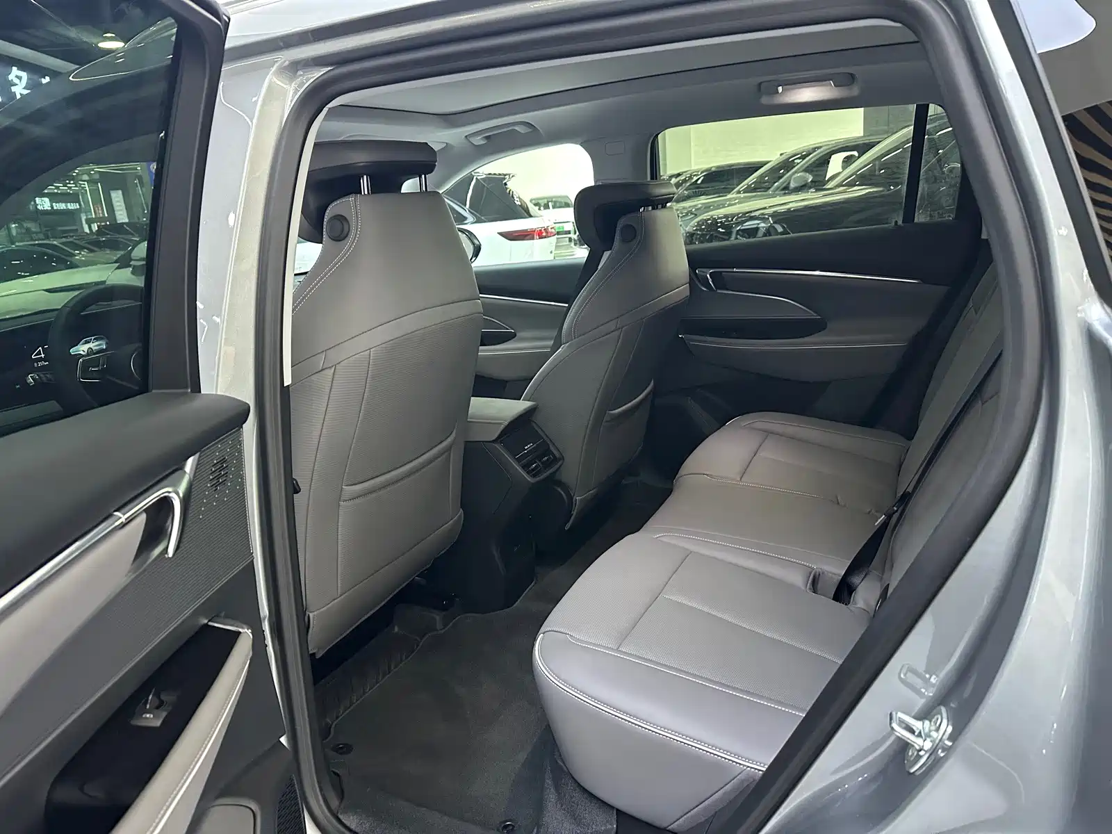Фото 7 - Buick E5