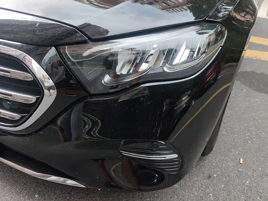 صورة 5 - Mercedes-Benz E-Class