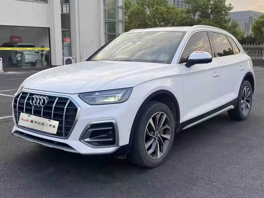 Фото 1 - Audi Q5L