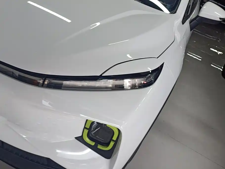 Фото 5 - Geely Geometry E Firefly