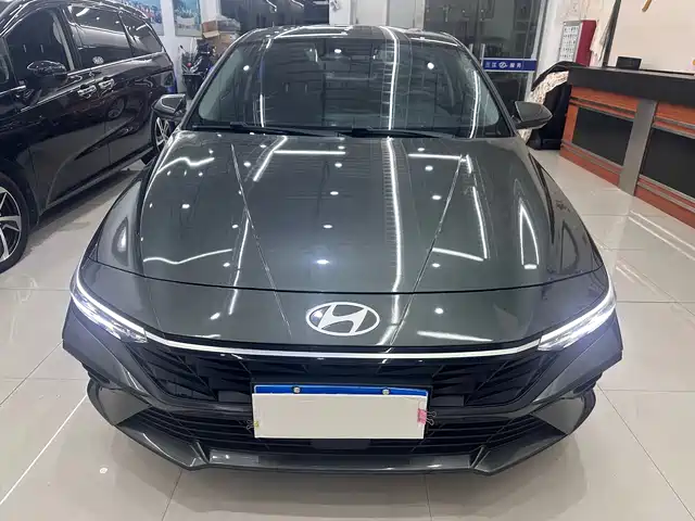 HYUNDAI ELANTRA