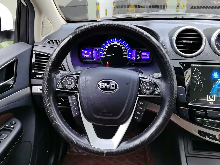 BYD S7 2016 2016 2.0T Automatic Premium Model
