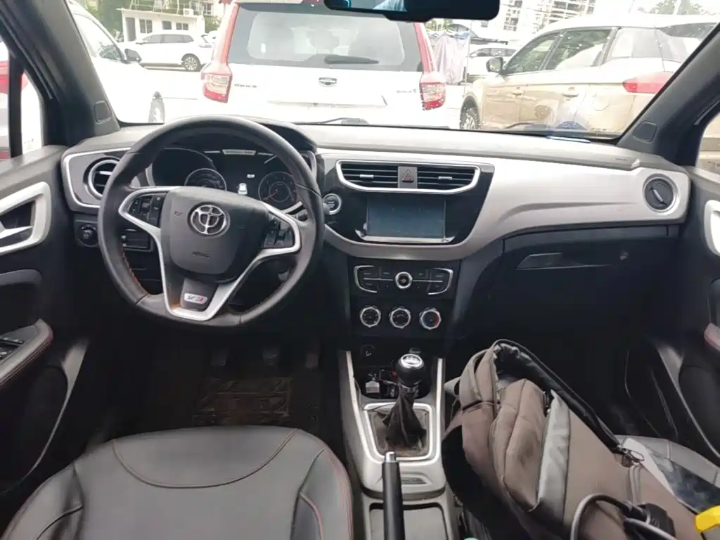 Zhonghua V3 2015 2015 1.5L Manual Smart Edition