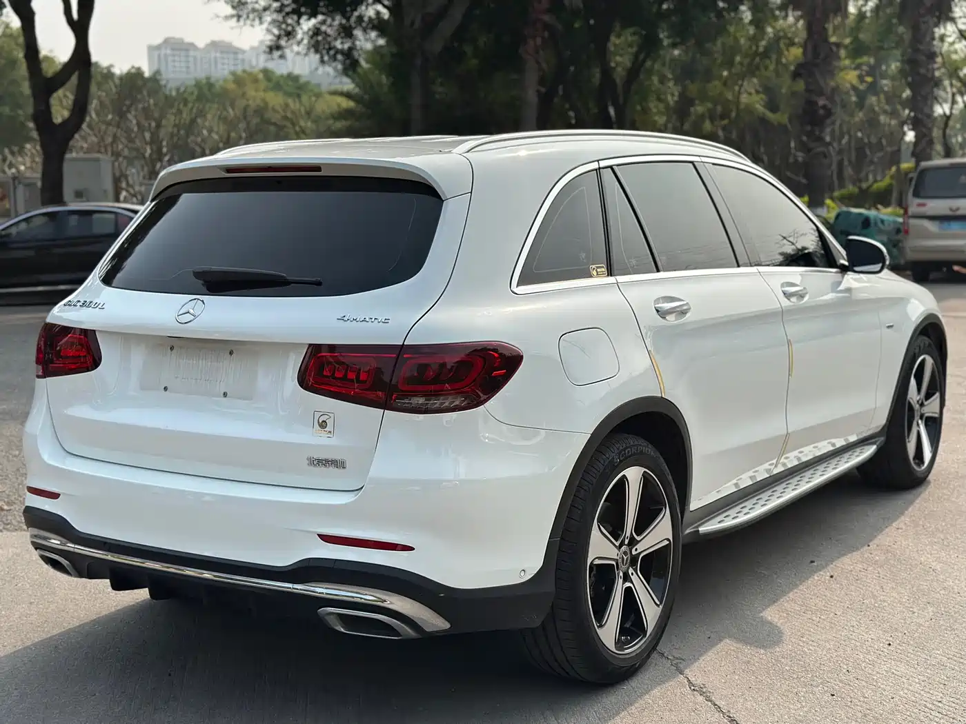 MERCEDES-BENZ GLC