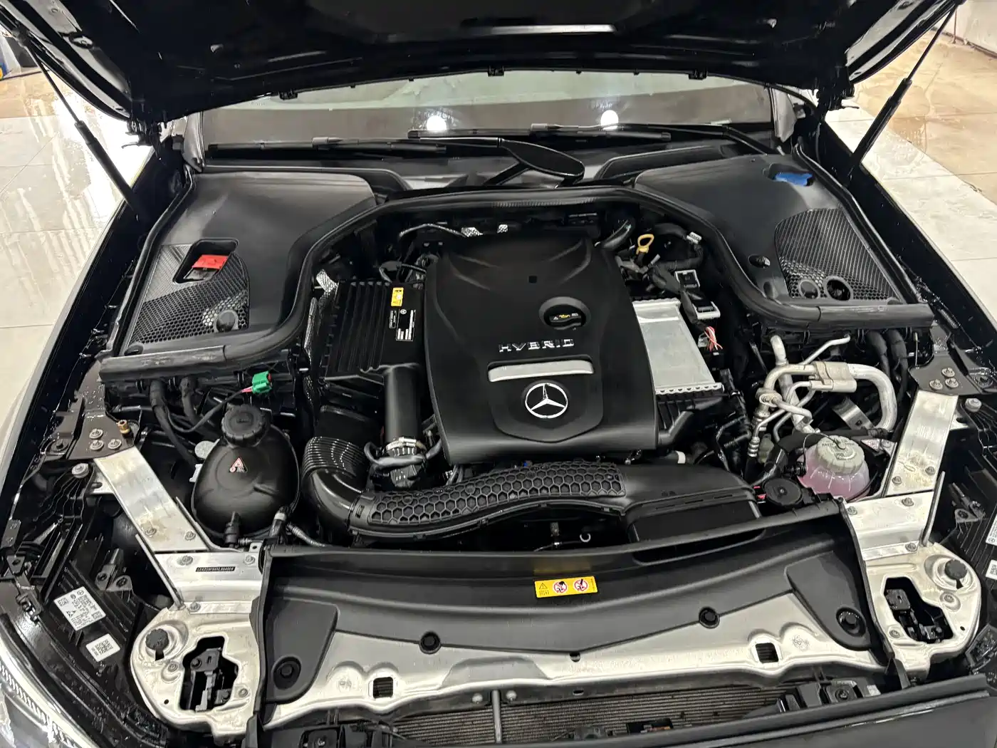 Mercedes-Benz E-Class New Energy 2022 Facelift II E 350 e L Plug-in Hybrid Sedan фото 30