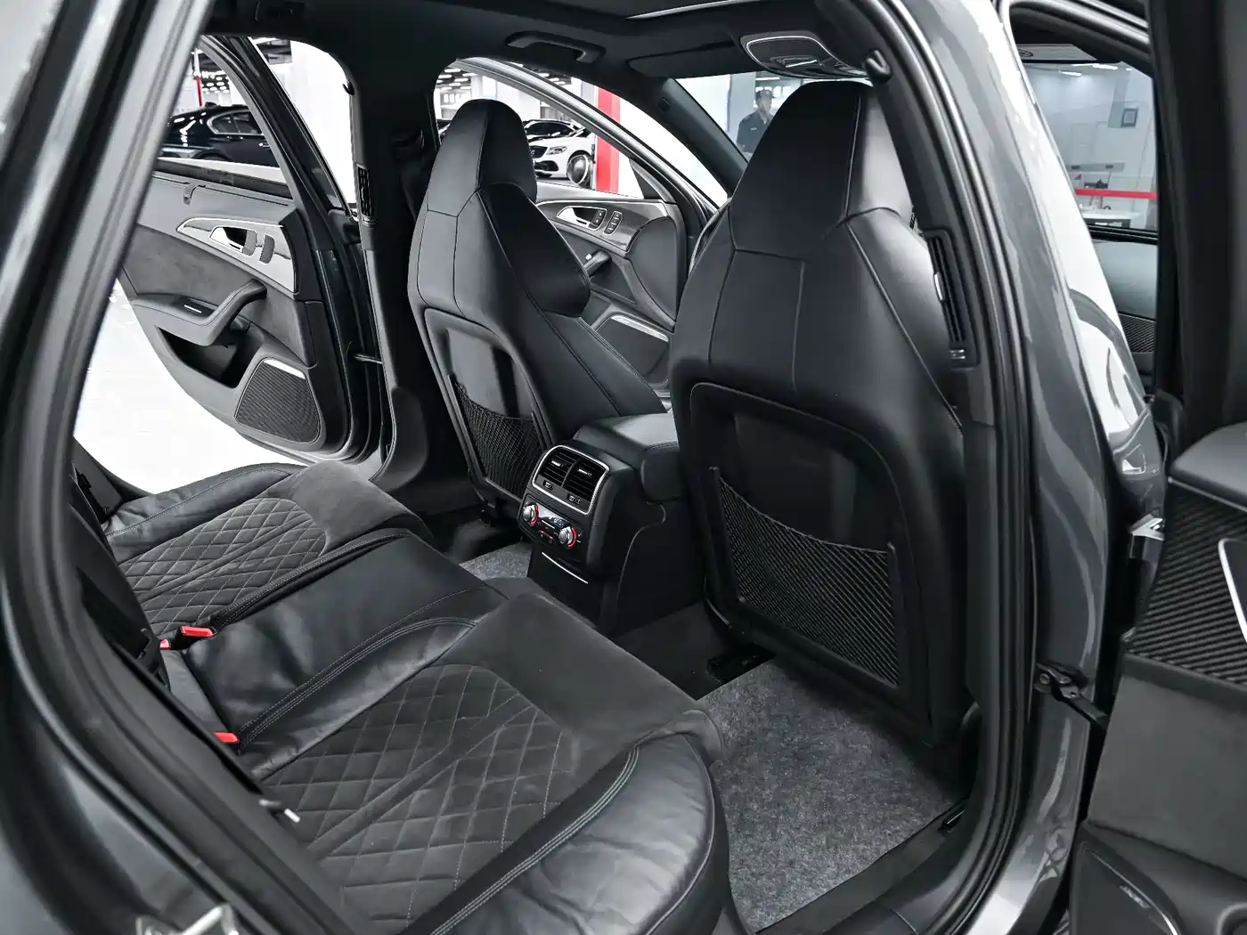 Audi RS 6 2016 RS 6 4.0T Avant фото 14