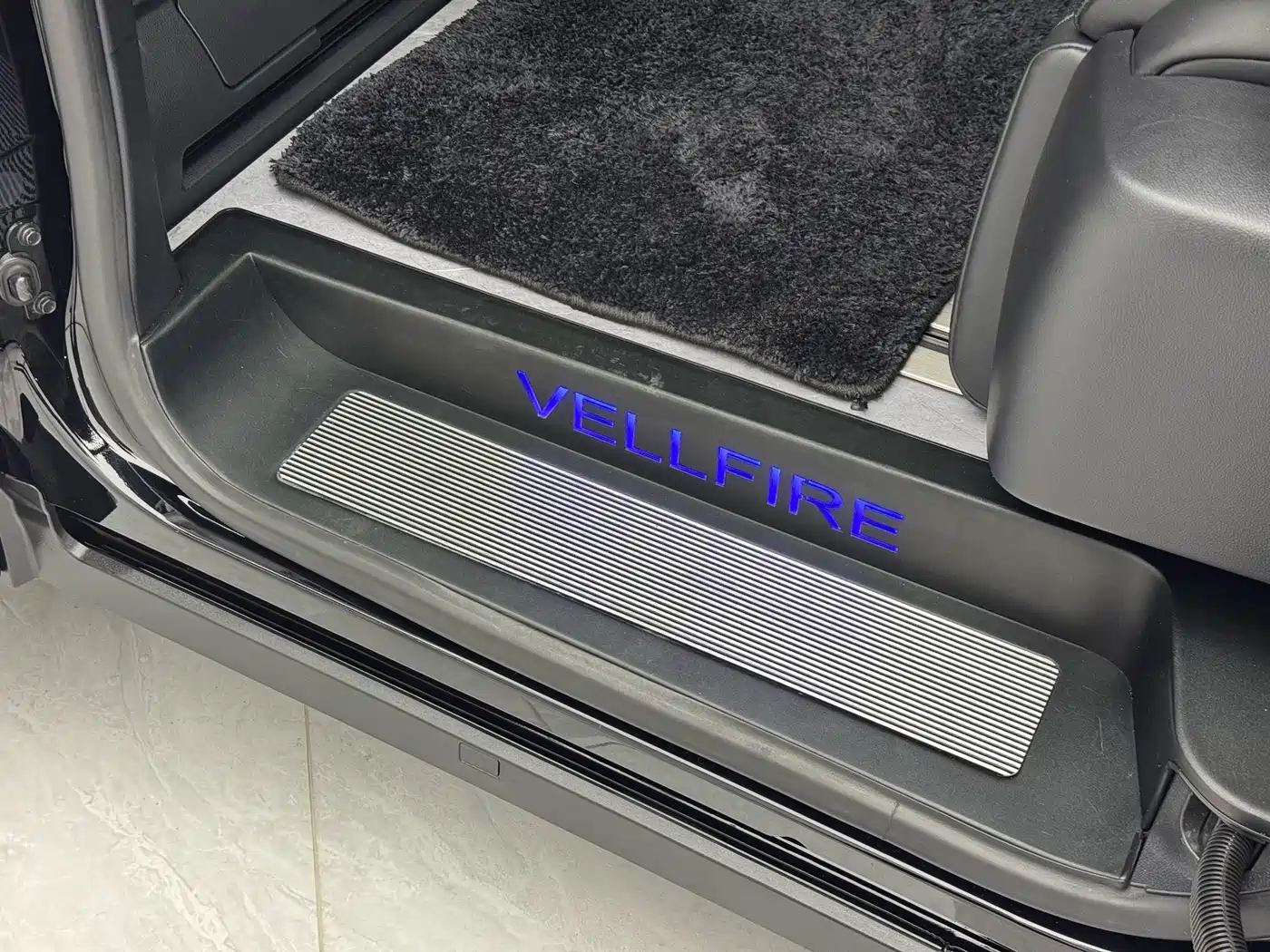 Toyota Vellfire 2026 2024 Crown Hybrid 2.5L Executive Premium Edition