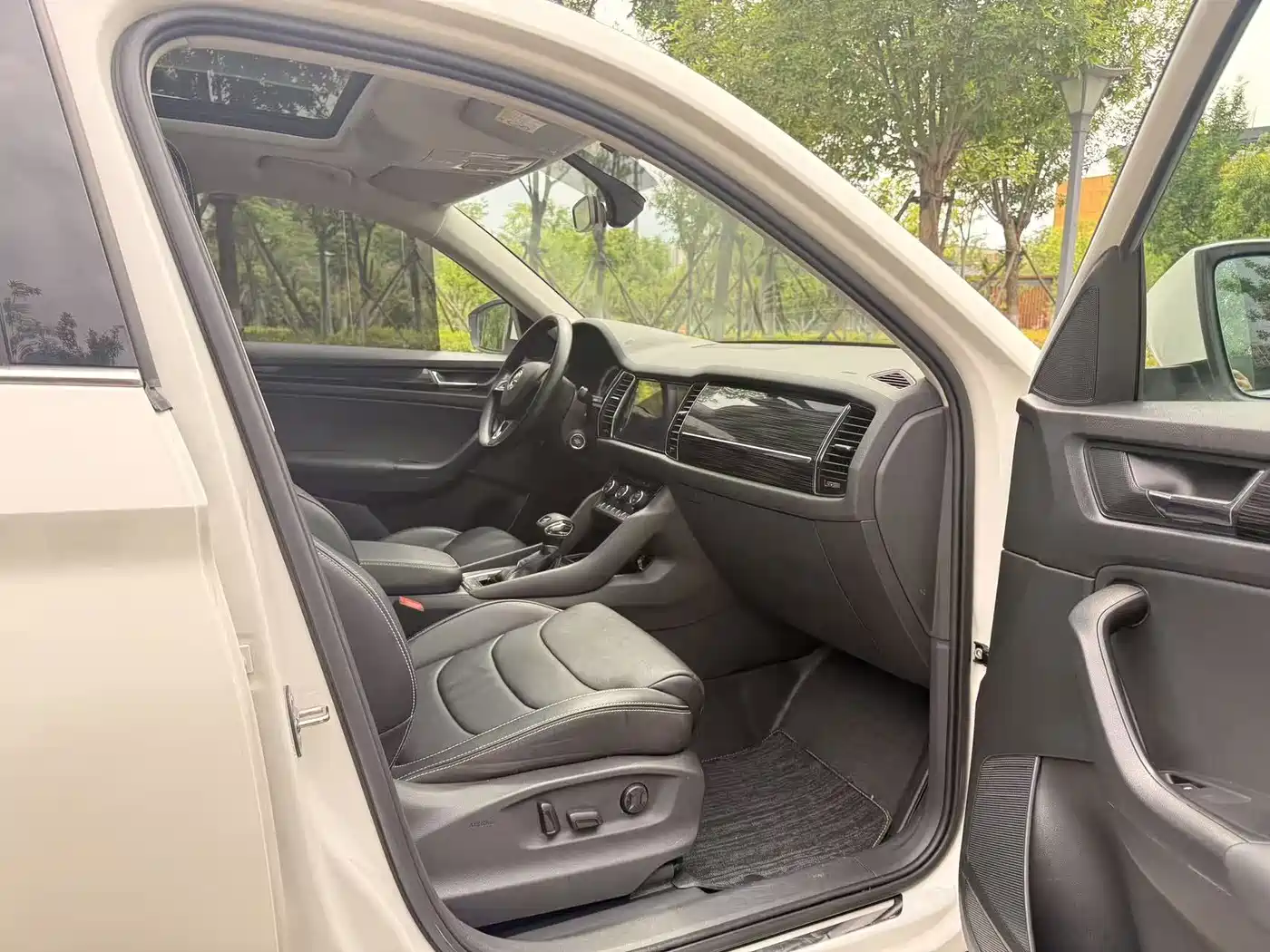 Škoda Kodiaq 2018 Facelift TSI330 5-seat 2WD Premium Luxury Edition фото 5