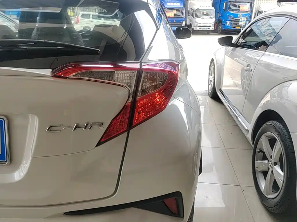 Toyota C-HR 2020 2020 Model 2.0L Leading