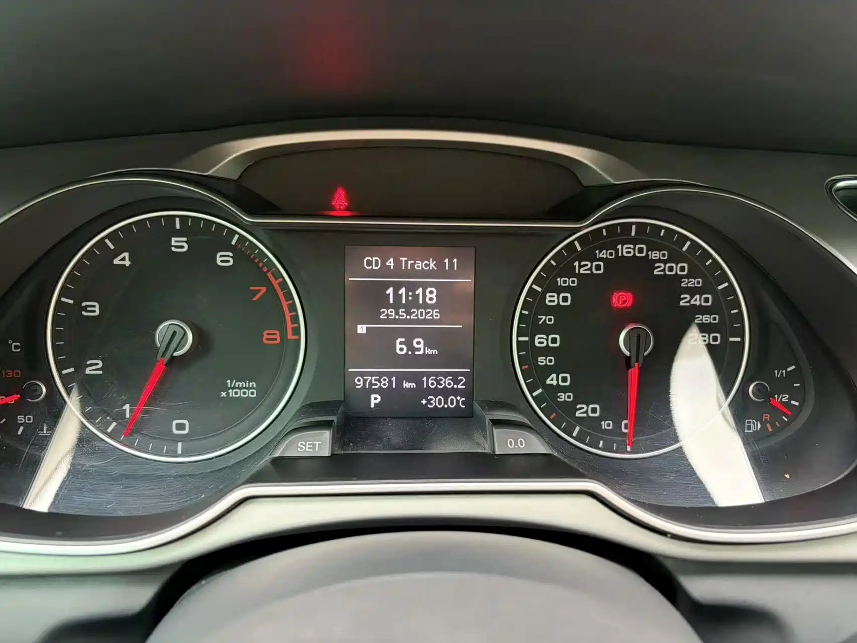 Фото 12 - Audi A4L