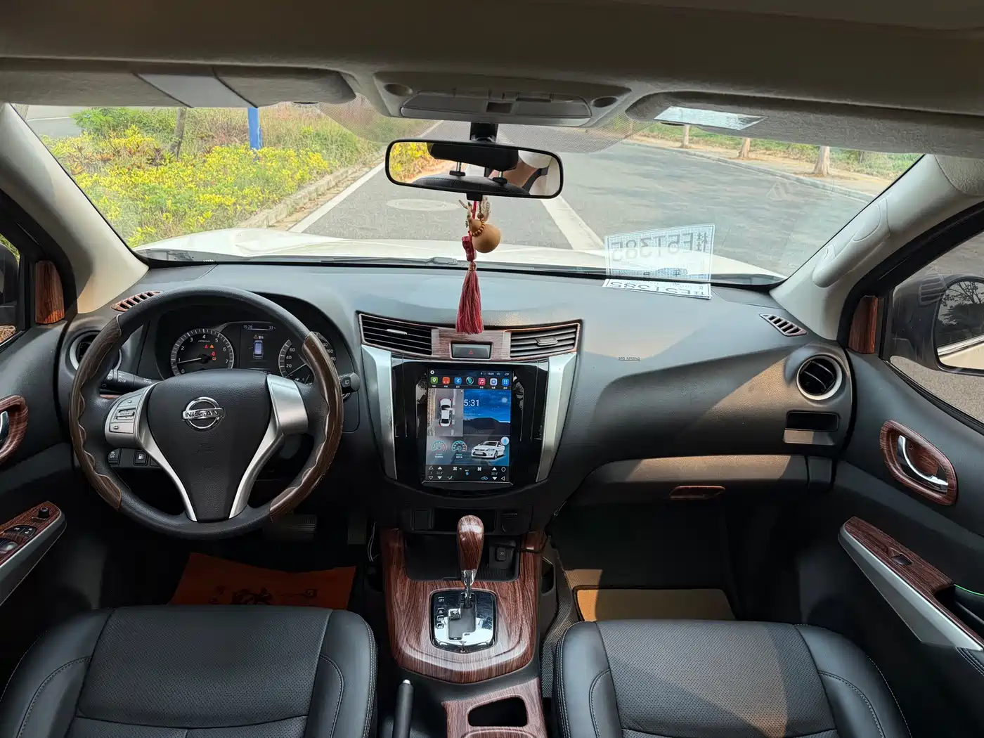 Nissan Terra 2020 2020 2.5L XL Upper Automatic 2WD Luxury Edition