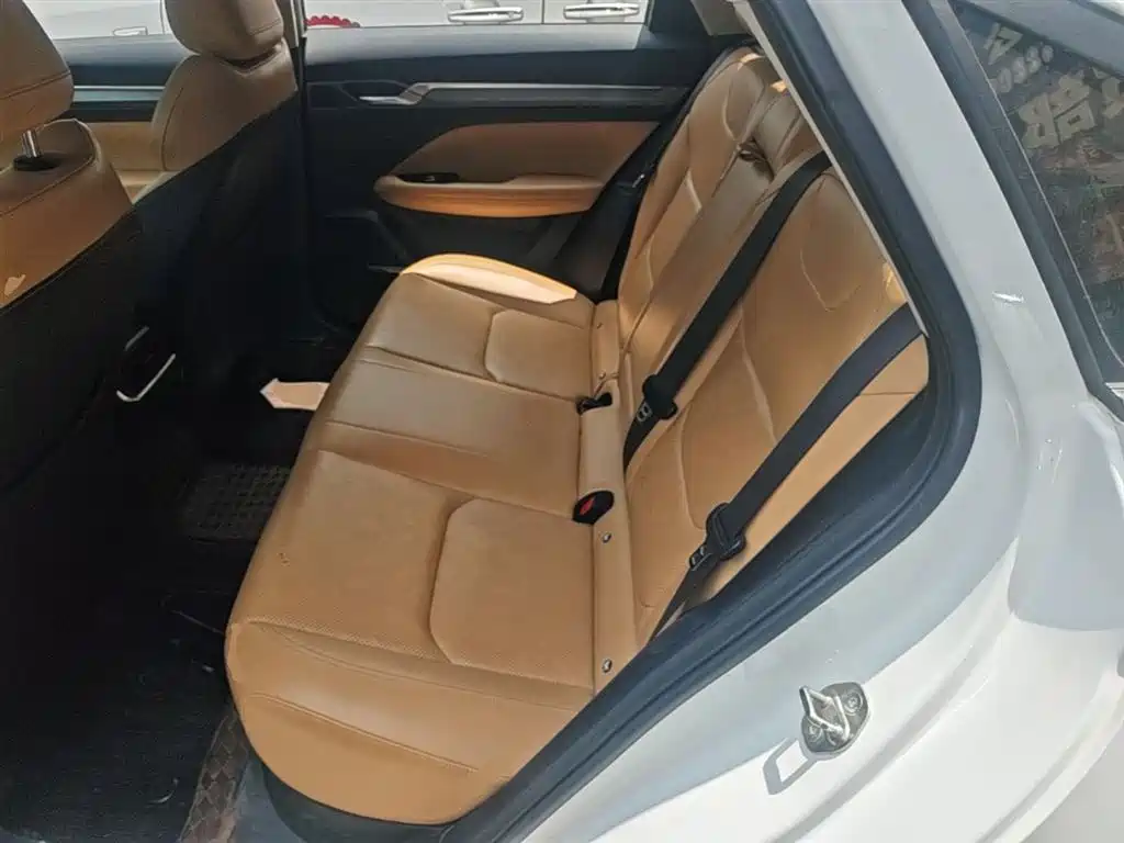 صورة 17 - Geely Emgrand L HiP