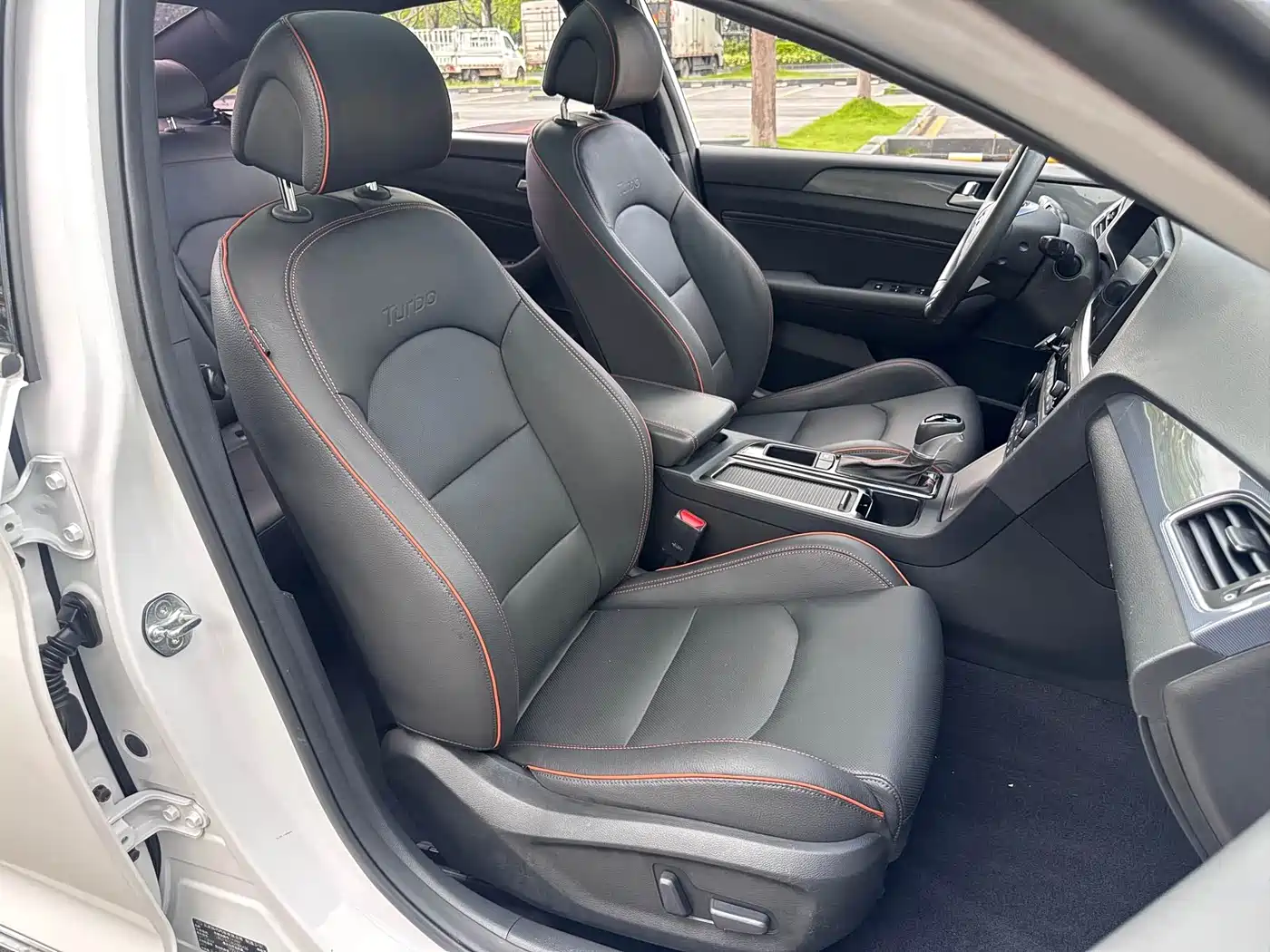 Hyundai Sonata 2015 1.6T GLS Smart фото 9