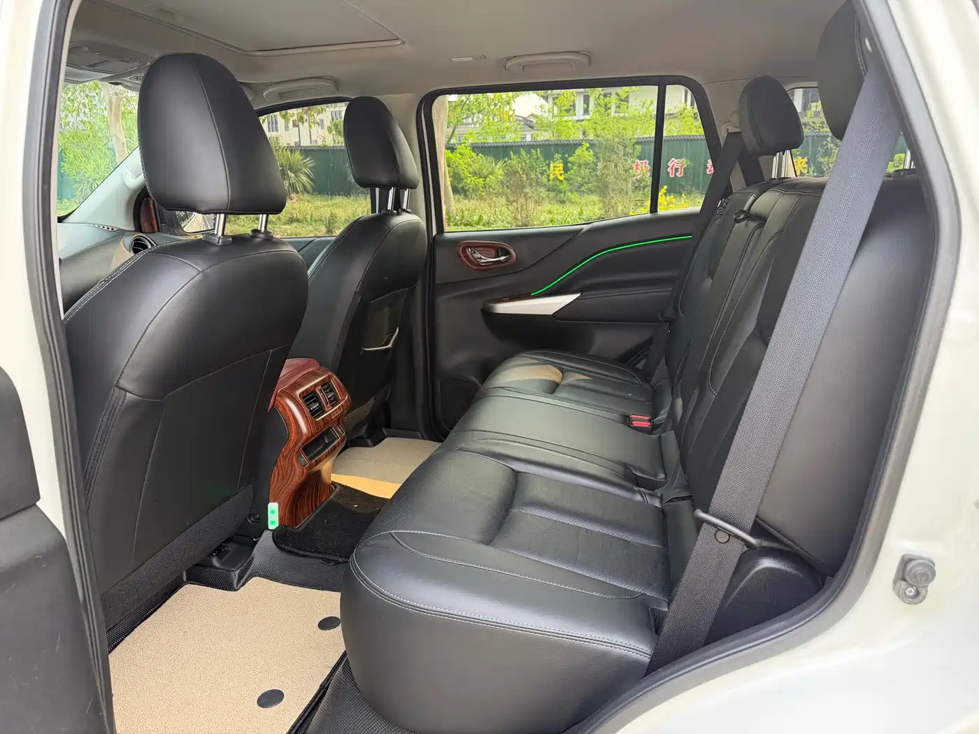 Nissan Terra 2020 2020 2.5L XL Upper Automatic 2WD Luxury Edition