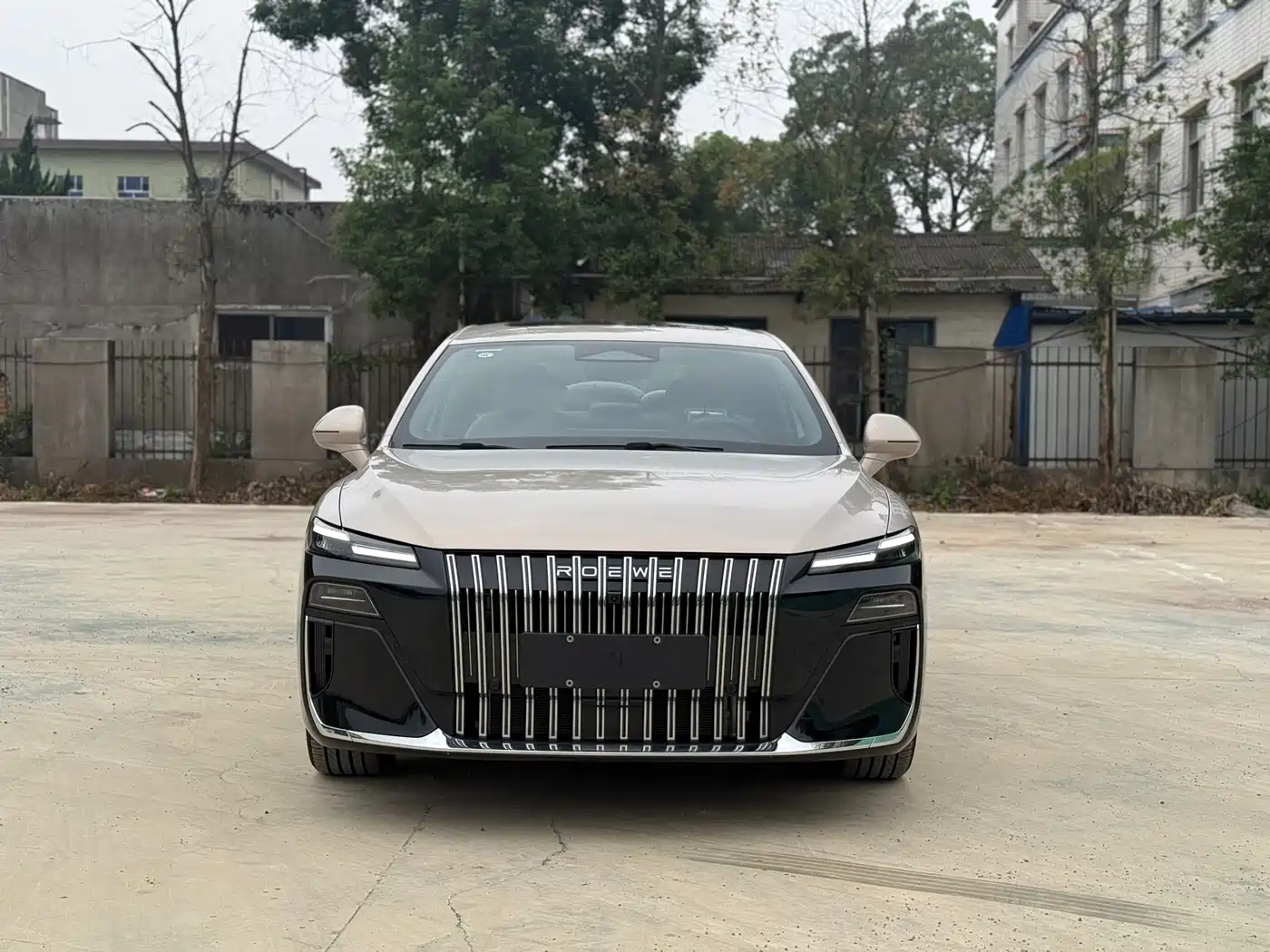 Roewe M7 DMH 2025 2025 Base