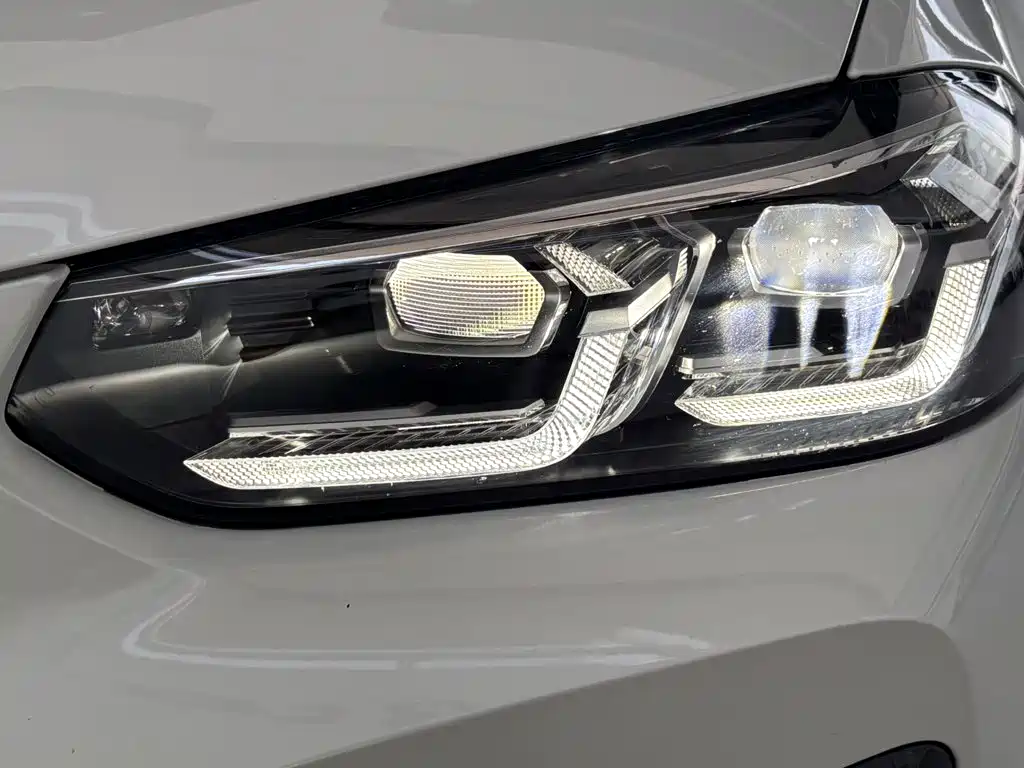BMW iX3 2025 2024 Leading Edition