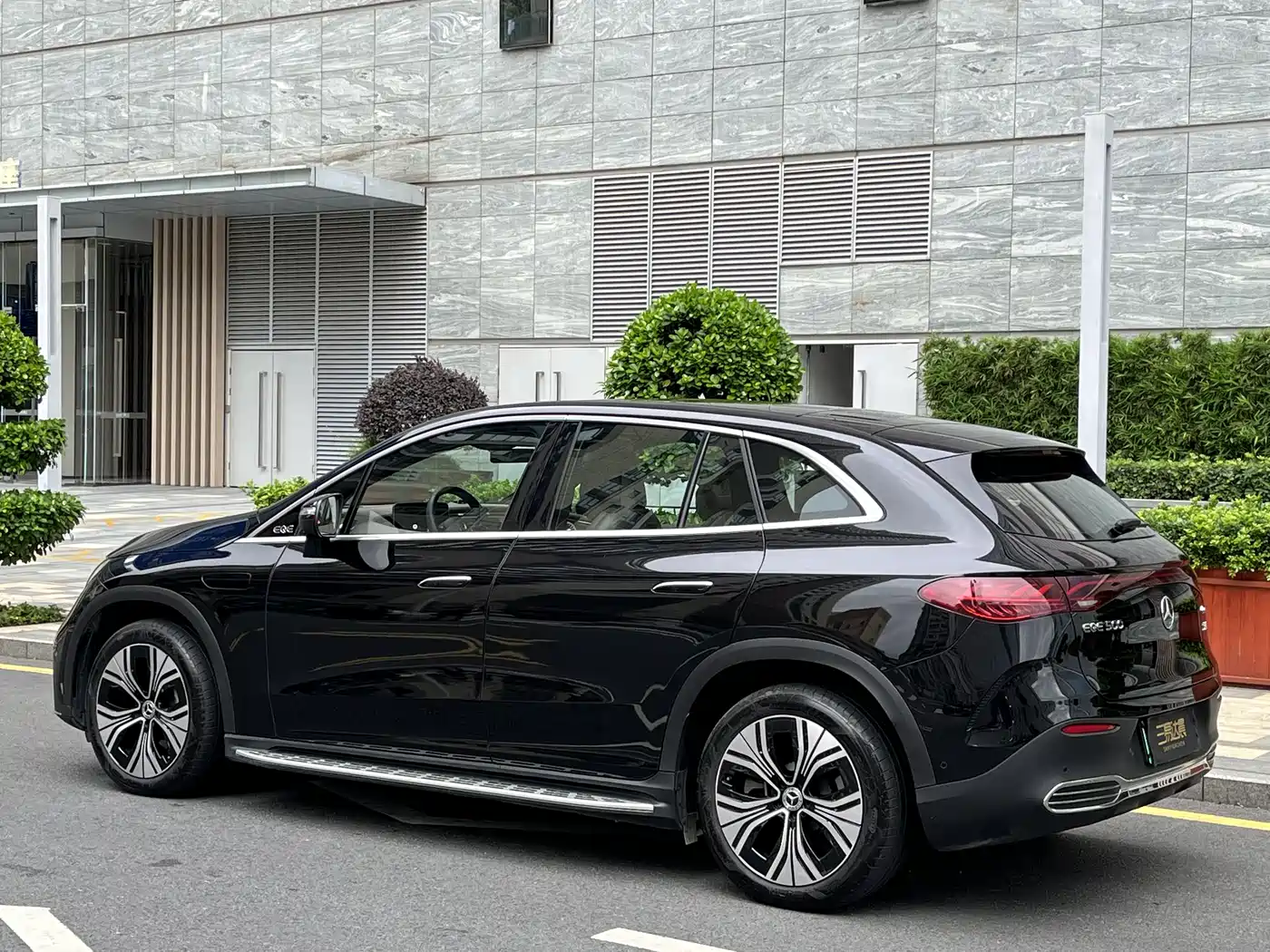 Mercedes-Benz EQE SUV 2024 500 4MATIC Luxury Edition фото 4
