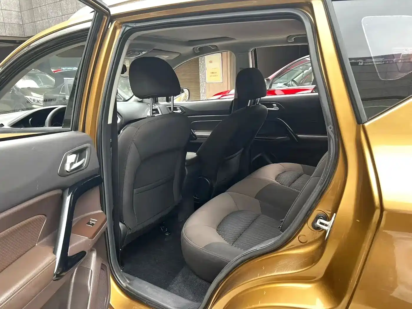 صورة 8 - GAC Trumpchi GS4
