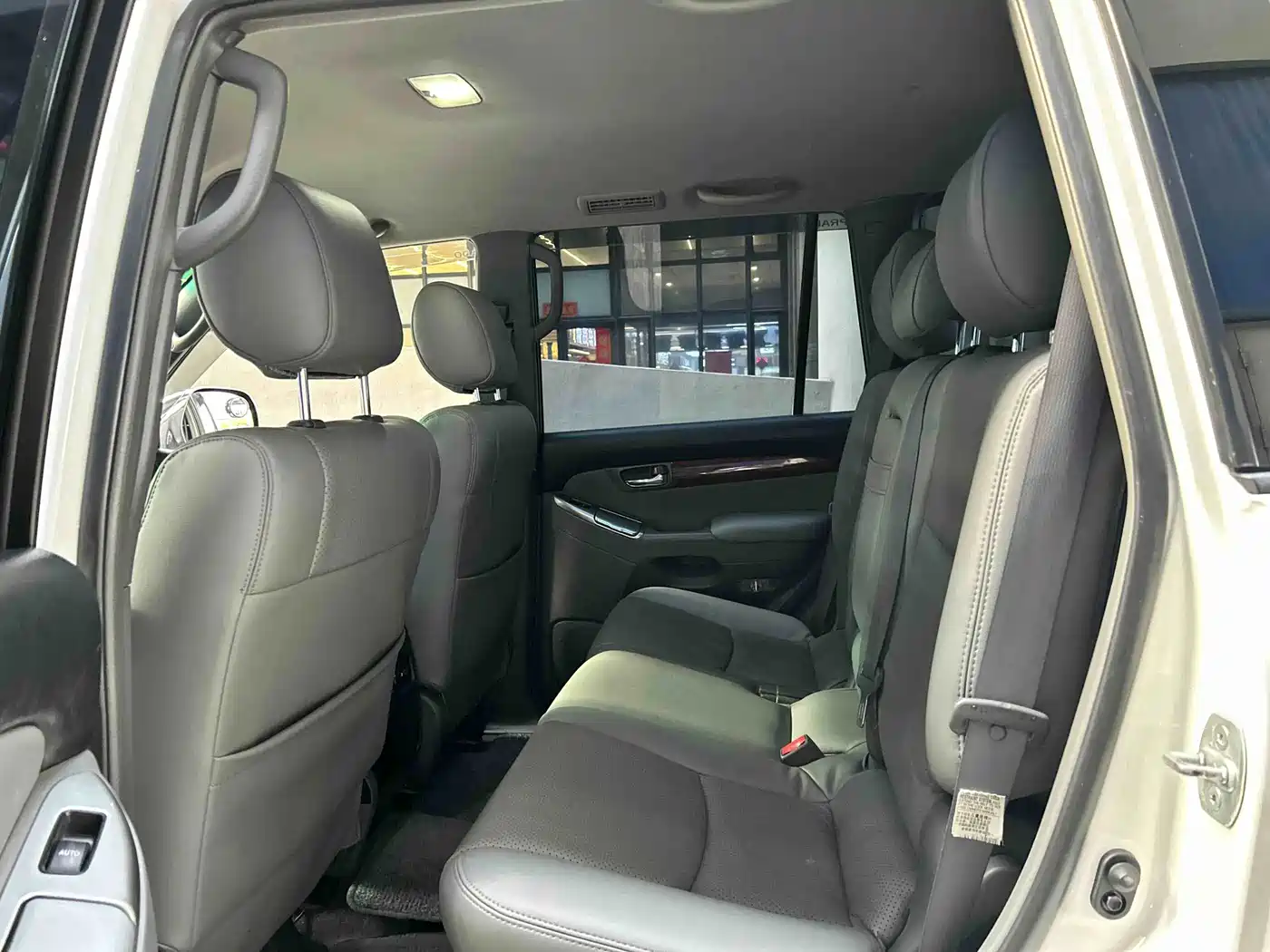 Photo 6 - Toyota Prado (Import)