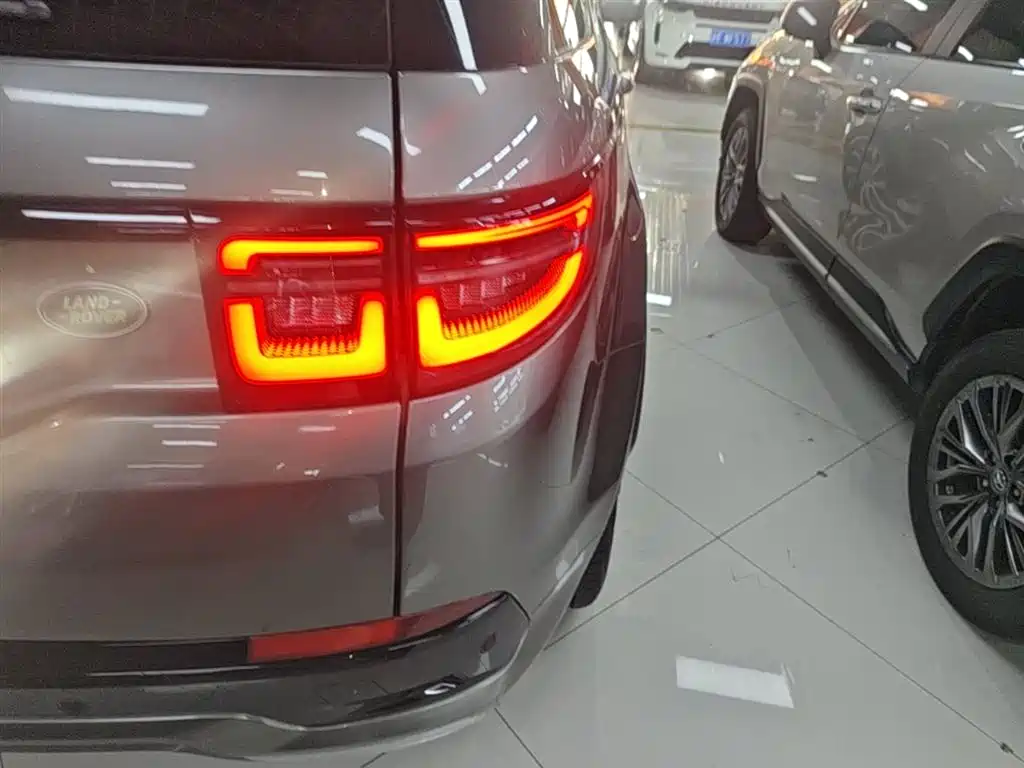 LAND ROVER DISCOVER SPORTS