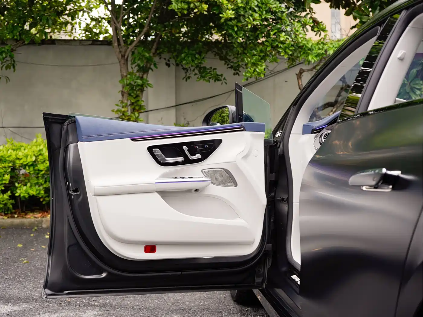 MERCEDES-BENZ EQE AMG