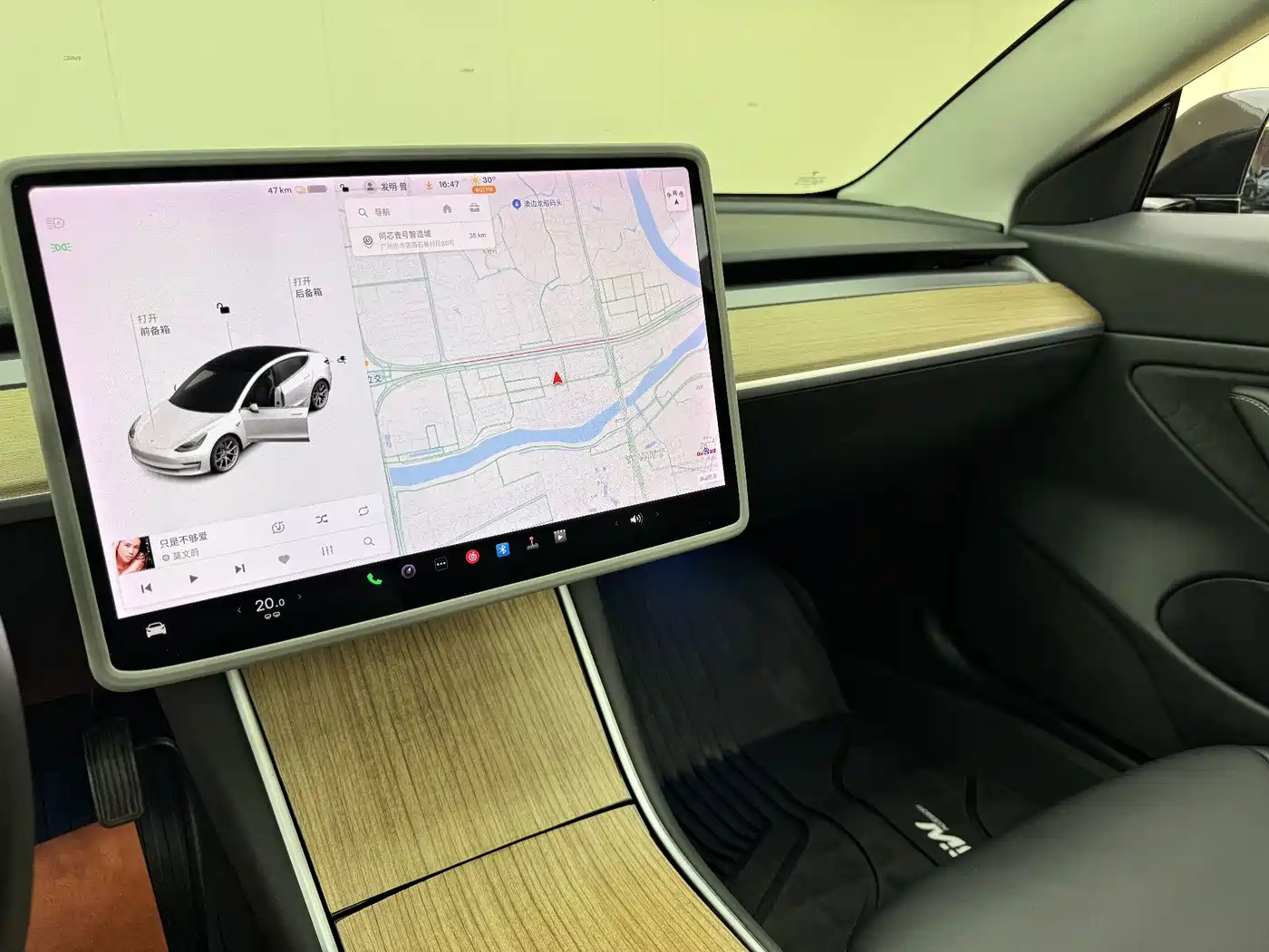 Tesla Model 3 (Import) 2019 2019 Long Range RWD Version