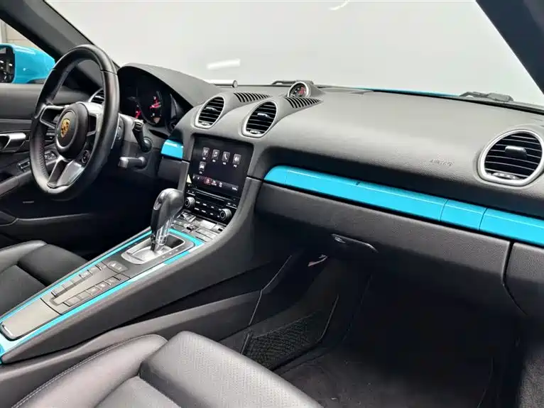 Porsche 718 2018 Cayman 2.0T фото 10