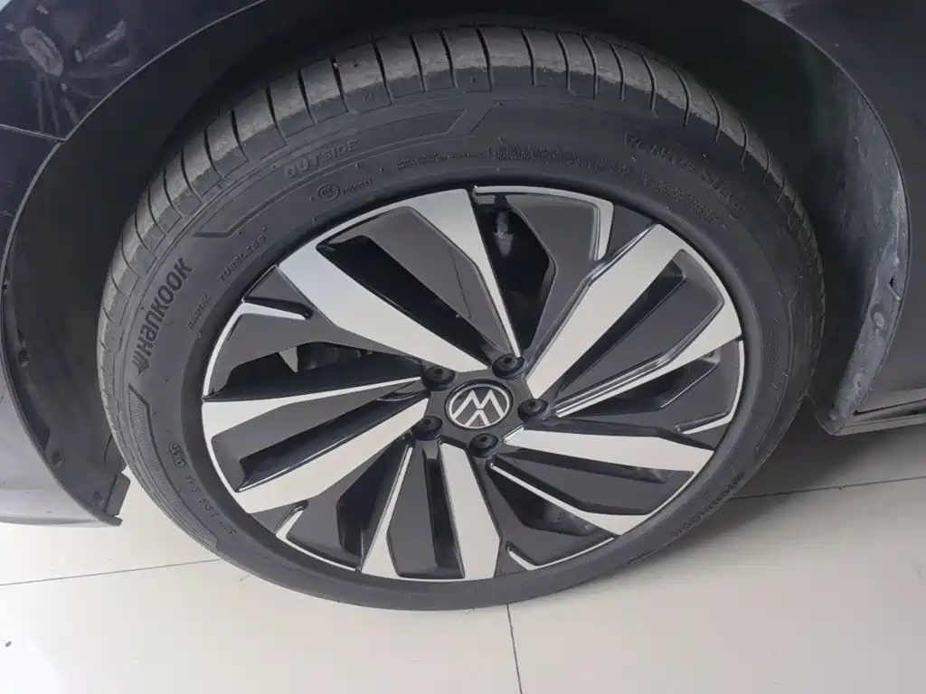 صورة 23 - Volkswagen Passat