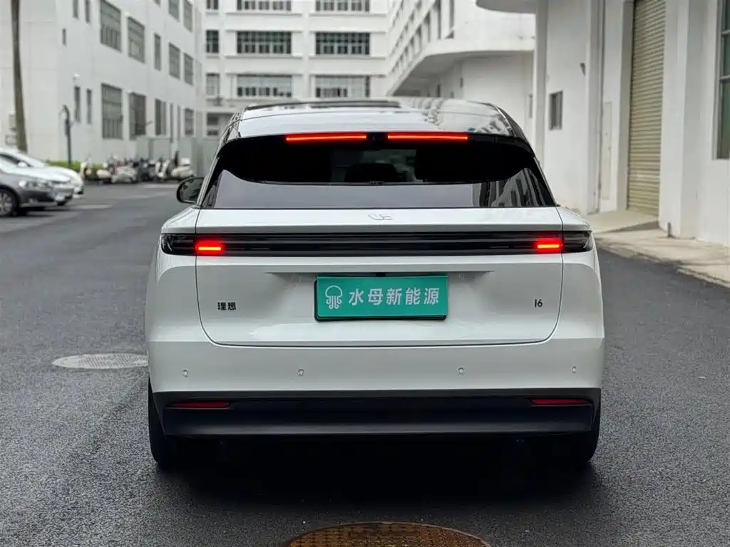 Li Auto i6 2026 2025 2WD Base Model
