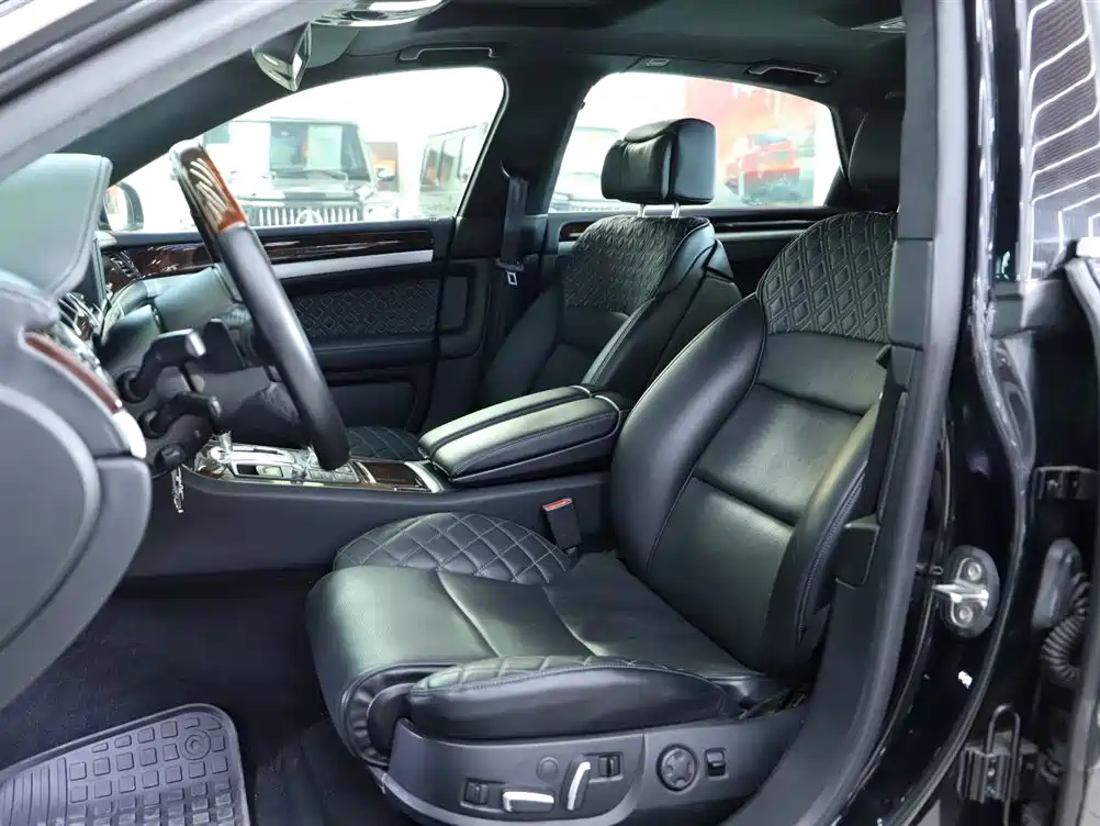 Audi A8 2006 A8L 6.0 W12 quattro Flagship фото 6
